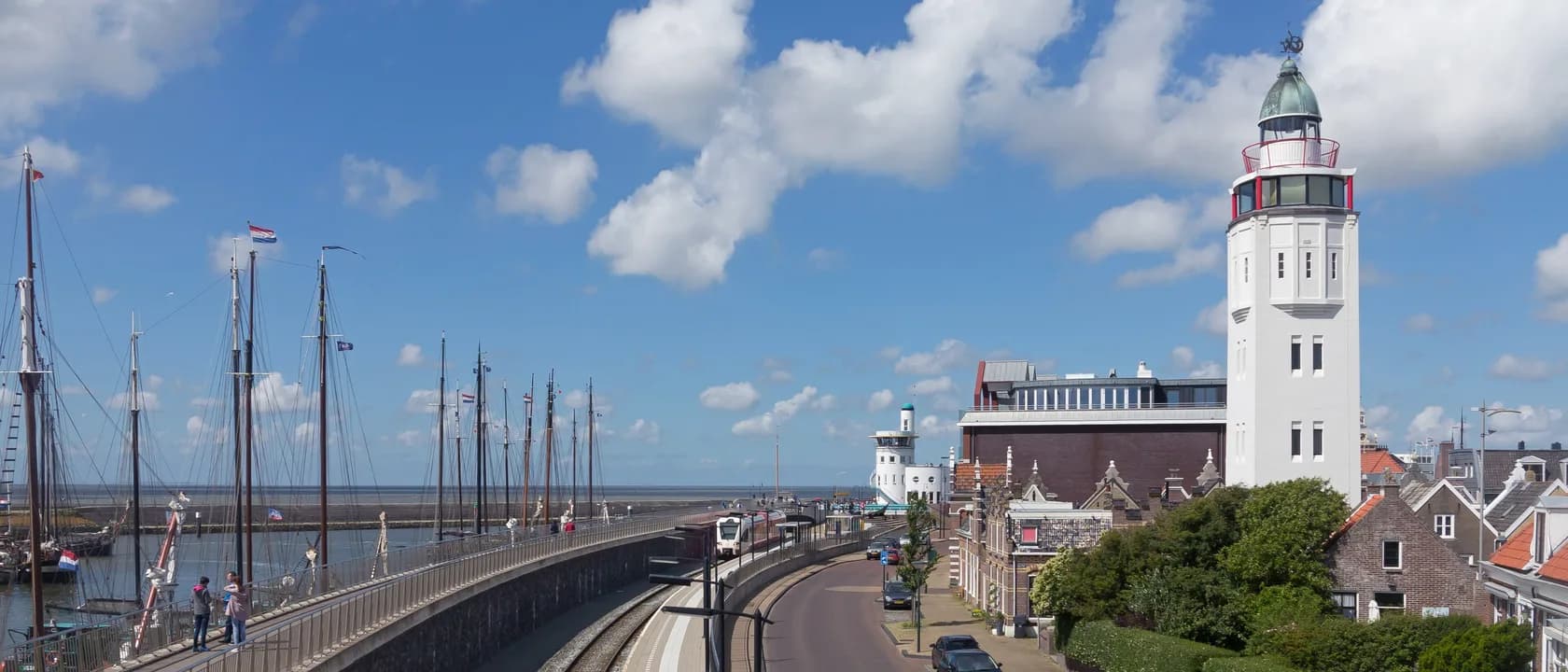 De Vuurtoren van Harlingen aan de Waddenzee